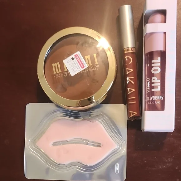 Rimmel London Stay Matte Foundation and Highlighter Set - Picture 4 of 5